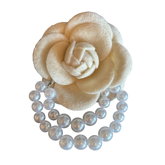🎁 Draping Pearl Flower Brooch Pin - Picture 4 of 12